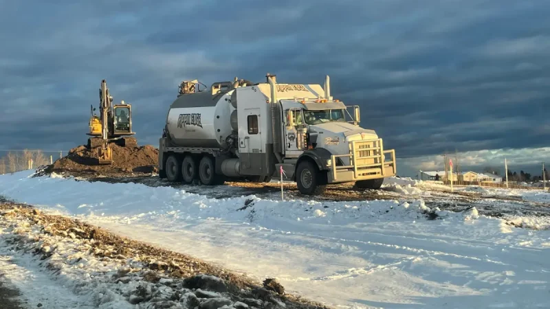 Rippin Edge hydrovac truck in the winter